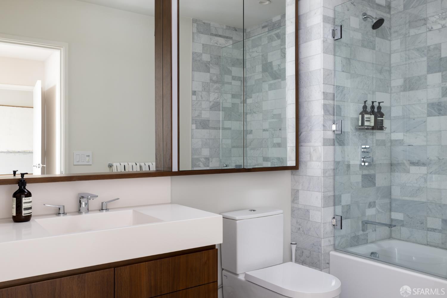 Detail Gallery Image 28 of 44 For 488 Folsom St #5301,  San Francisco,  CA 94105 - 3 Beds | 5/1 Baths