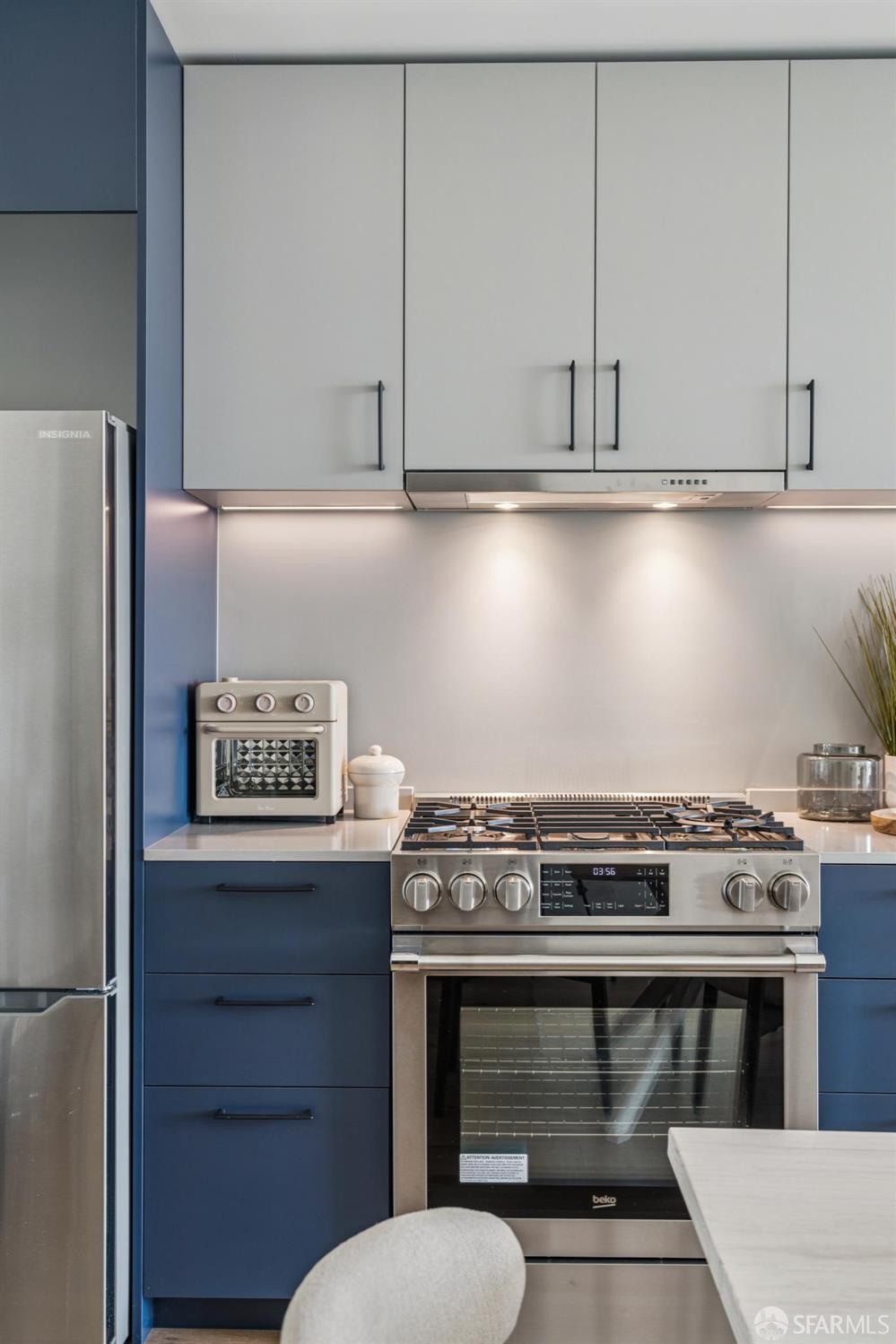 Photo #4: 426107067 Listing: Photo #4