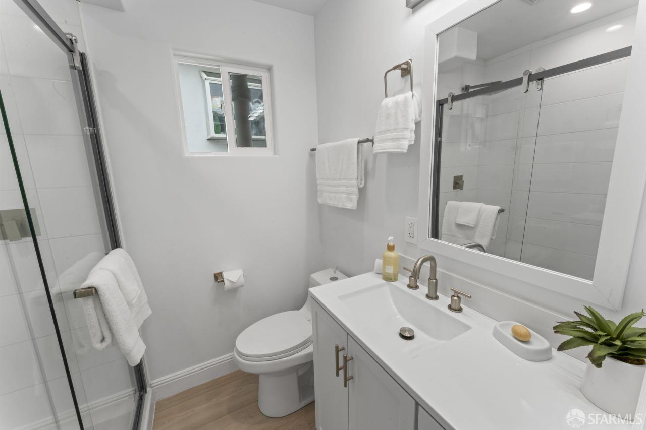 Detail Gallery Image 9 of 22 For 335 Monterey St, Brisbane,  CA 94005 - 2 Beds | 1 Baths