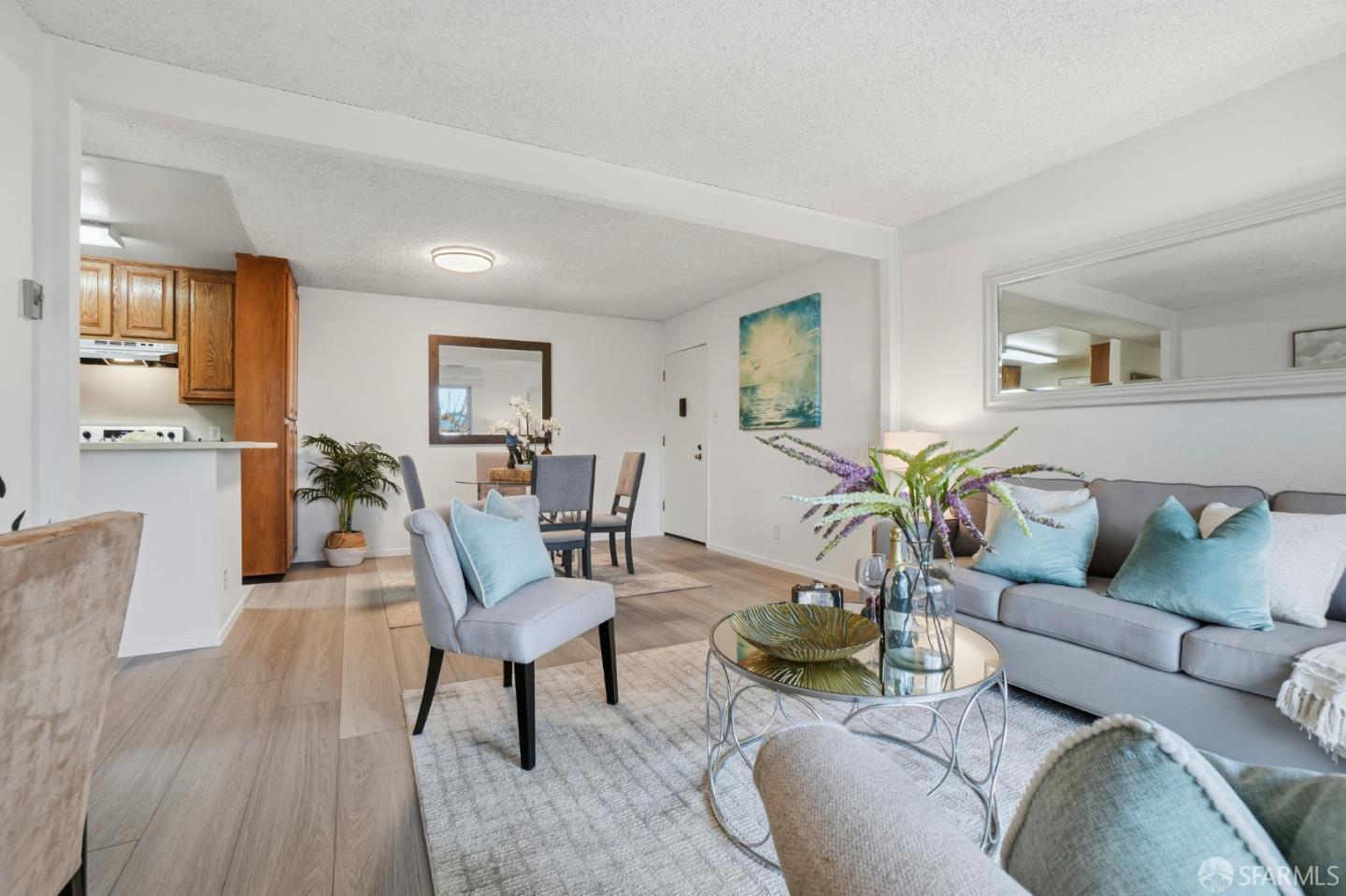 Detail Gallery Image 4 of 26 For 101 Piccadilly Pl #D,  San Bruno,  CA 94066 - 2 Beds | 1 Baths