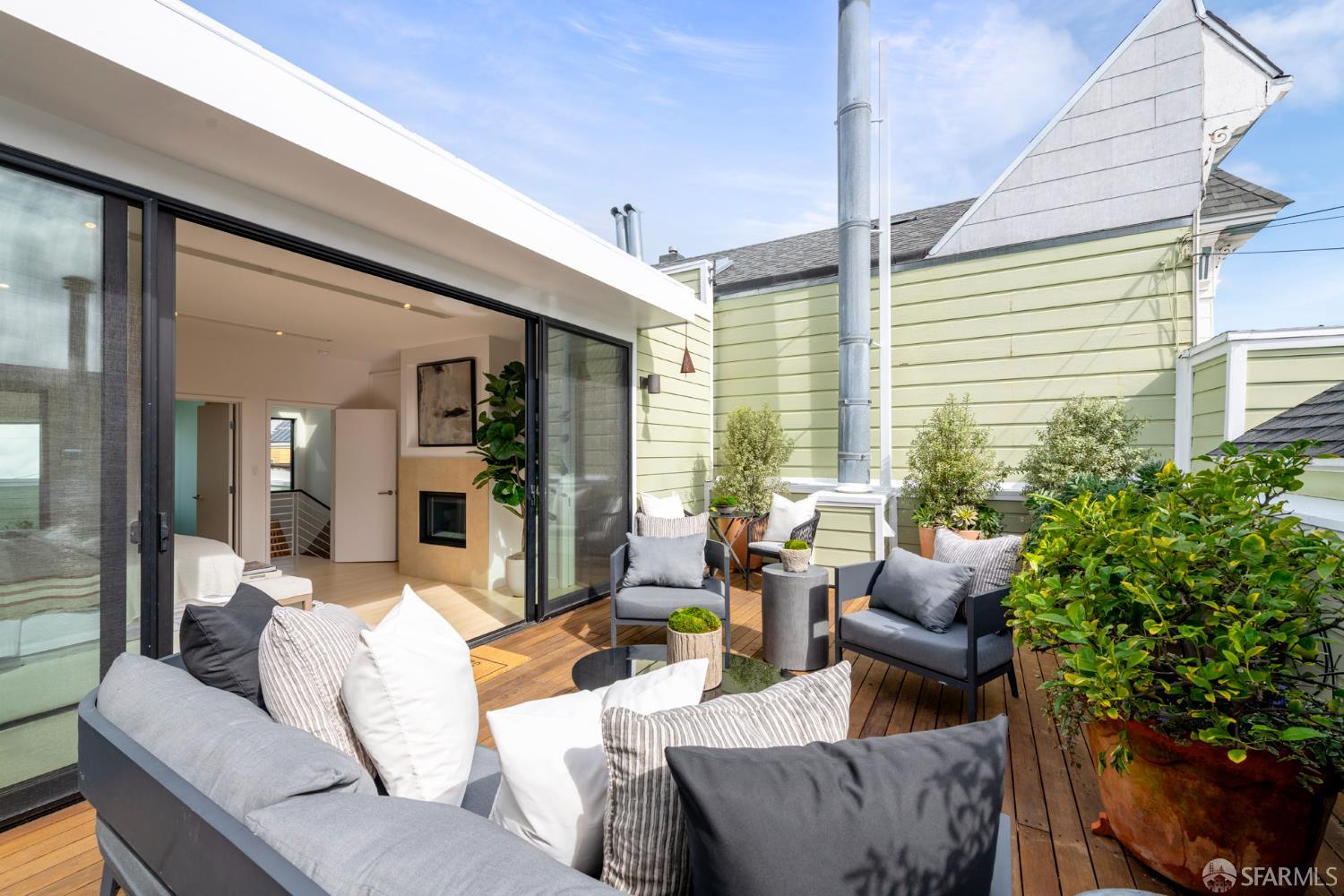 Detail Gallery Image 32 of 41 For 70 Valley St, San Francisco,  CA 94110 - 3 Beds | 2/1 Baths