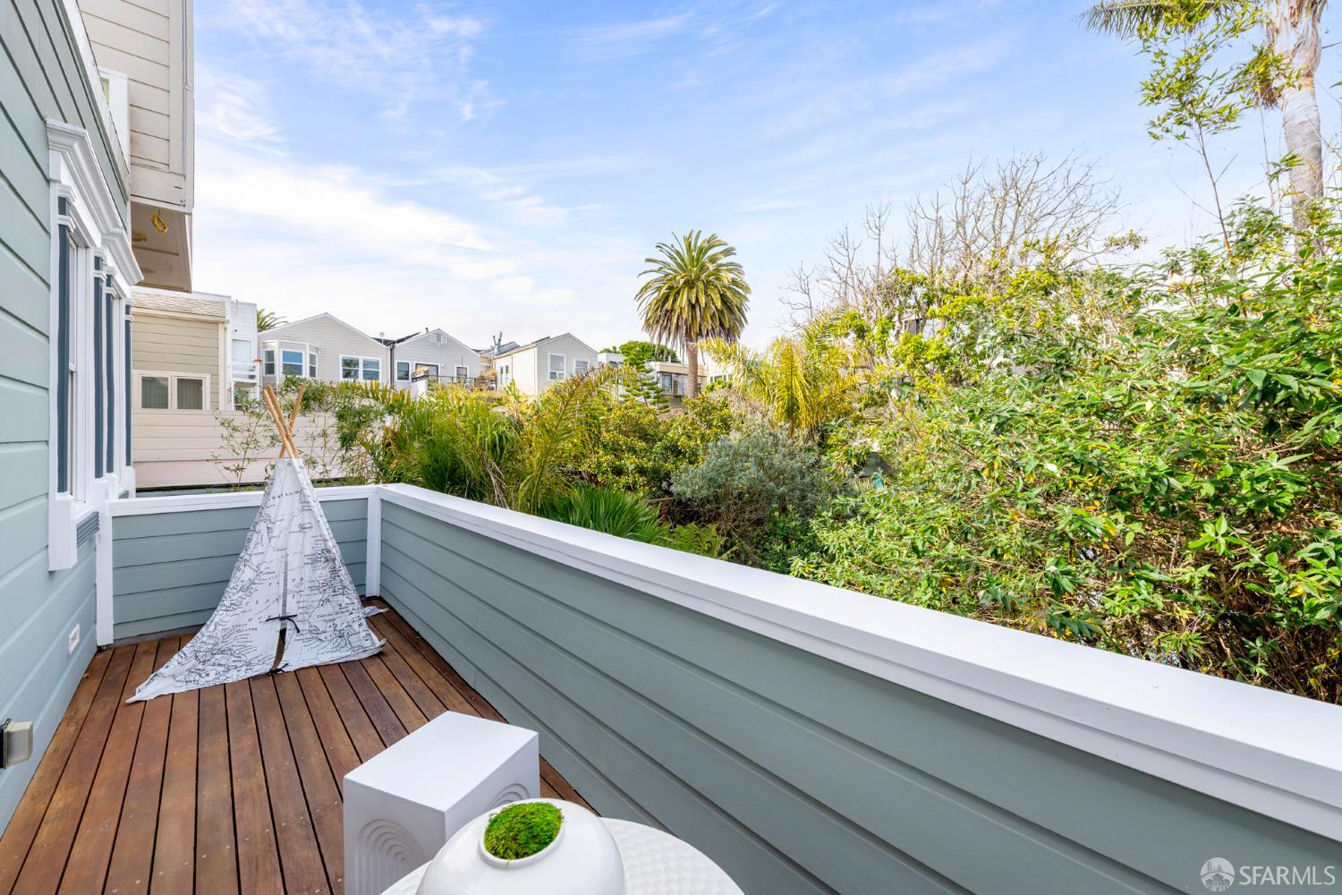 Detail Gallery Image 19 of 41 For 70 Valley St, San Francisco,  CA 94110 - 3 Beds | 2/1 Baths