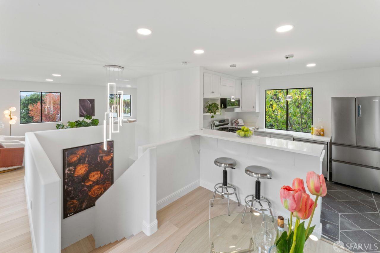 Detail Gallery Image 6 of 32 For 339 Monterey St, Brisbane,  CA 94005 - 2 Beds | 2/1 Baths