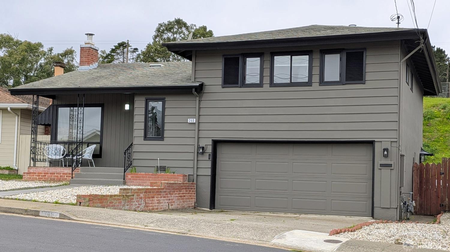 Detail Gallery Image 3 of 49 For 340 Alta Mesa Dr, South San Francisco,  CA 94080 - 4 Beds | 3 Baths