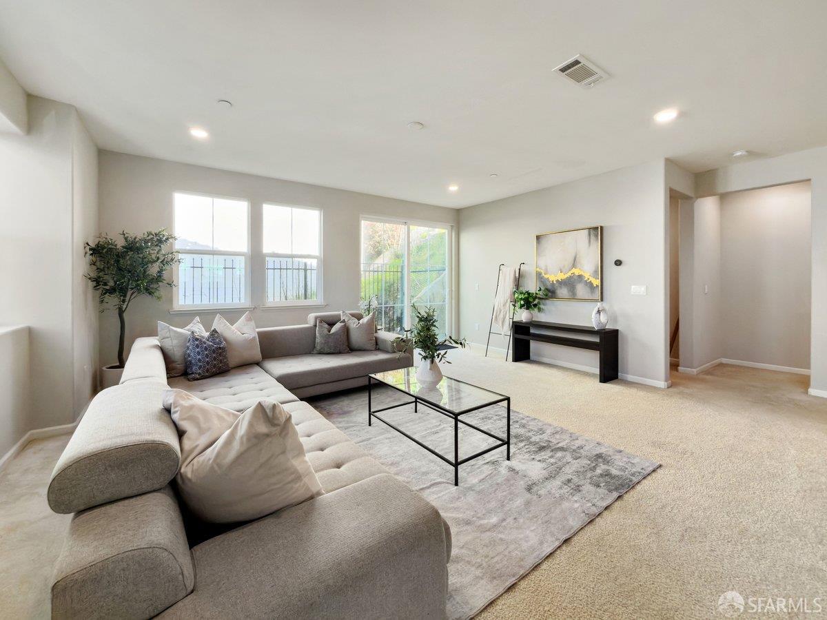 Detail Gallery Image 3 of 45 For 1017 Ocean View Ave, Daly City,  CA 94014 - 3 Beds | 2/1 Baths