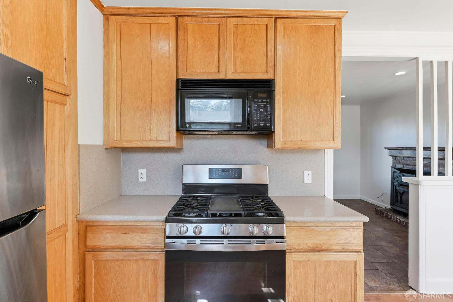 Detail Gallery Image 26 of 35 For 216 Avalon Dr, Pacifica,  CA 94044 - 2 Beds | 1 Baths