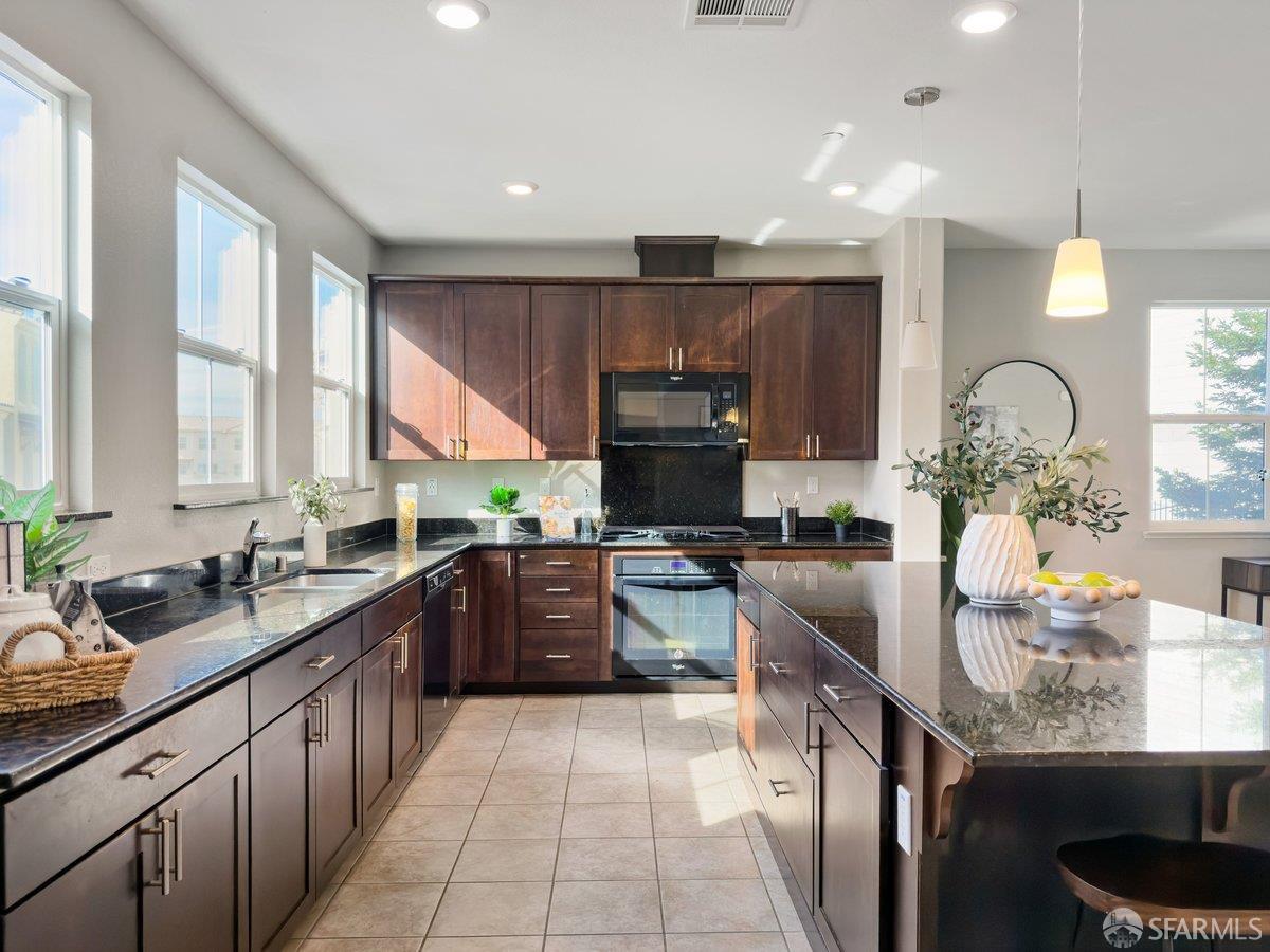 Detail Gallery Image 18 of 45 For 1017 Ocean View Ave, Daly City,  CA 94014 - 3 Beds | 2/1 Baths