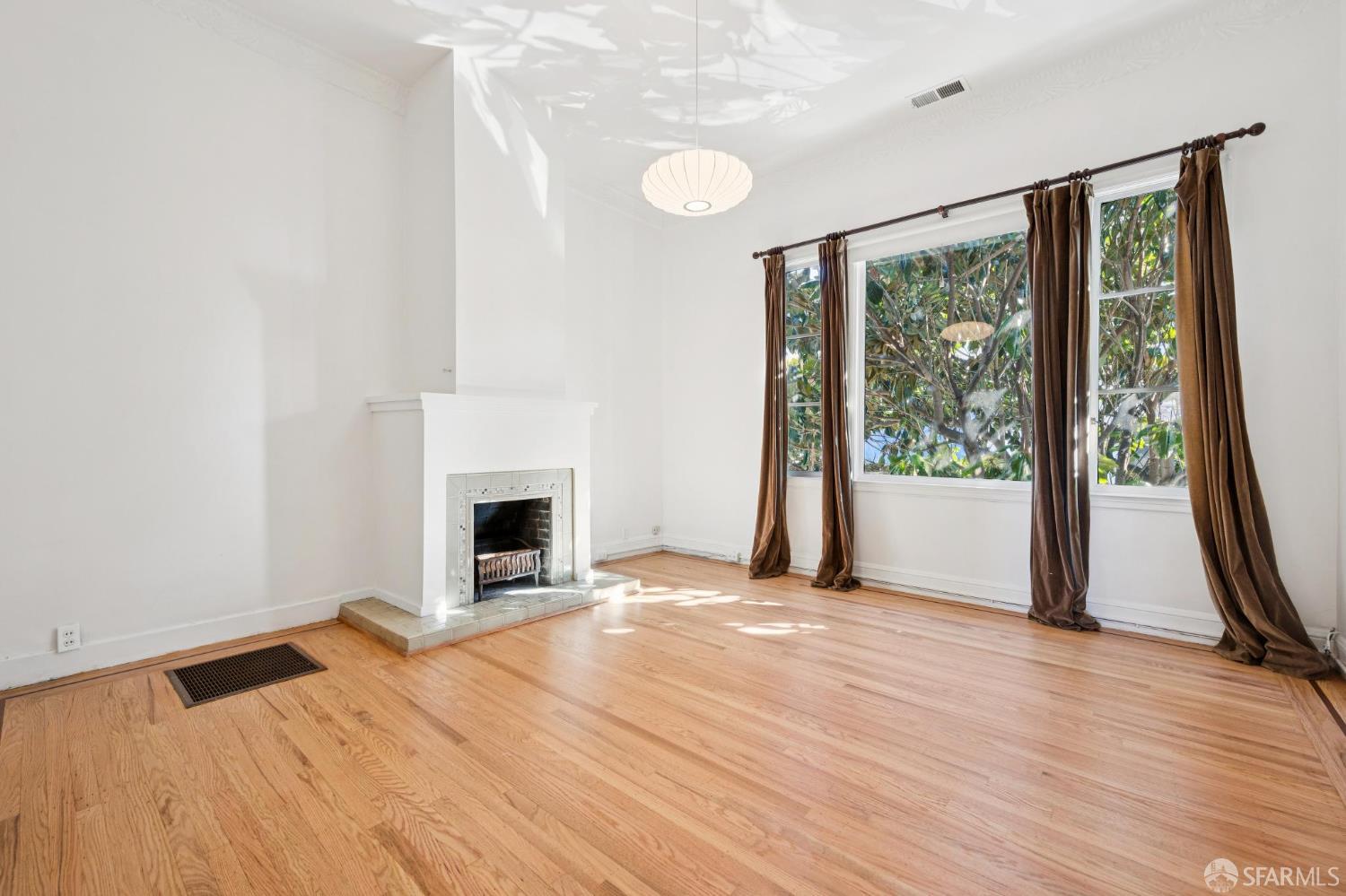 Detail Gallery Image 3 of 22 For 2272 Union St, San Francisco,  CA 94123 - – Beds | – Baths