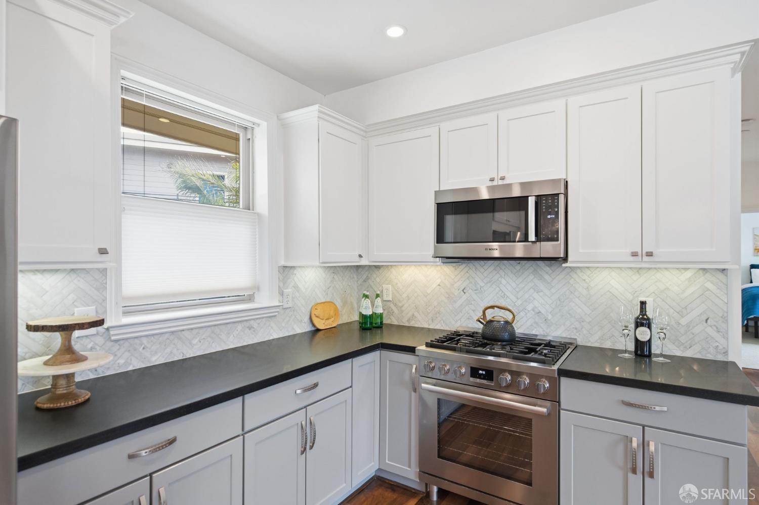 Detail Gallery Image 10 of 29 For 1699 Valencia St #306,  San Francisco,  CA 94110 - 2 Beds | 2 Baths