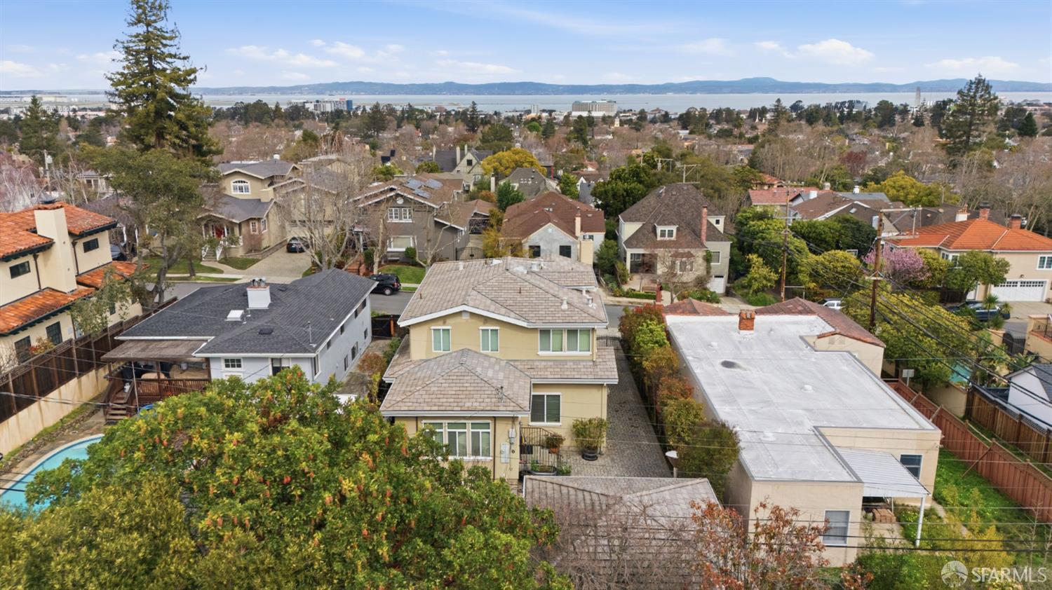 Detail Gallery Image 76 of 84 For 1408 Alvarado Ave, Burlingame,  CA 94010 - 4 Beds | 3 Baths