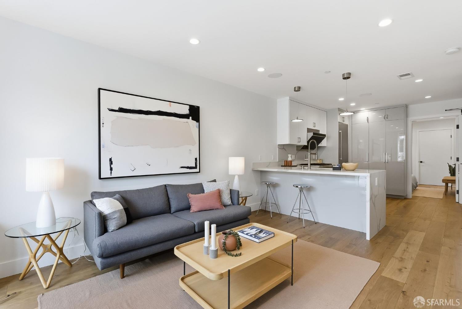 Detail Gallery Image 5 of 32 For 4171 24th St #201,  San Francisco,  CA 94114 - 2 Beds | 1 Baths