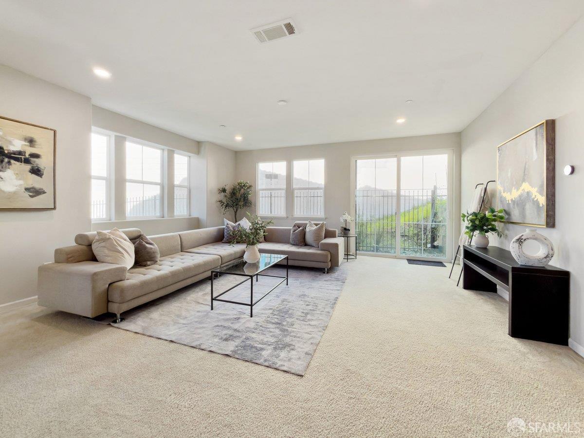 Detail Gallery Image 2 of 45 For 1017 Ocean View Ave, Daly City,  CA 94014 - 3 Beds | 2/1 Baths