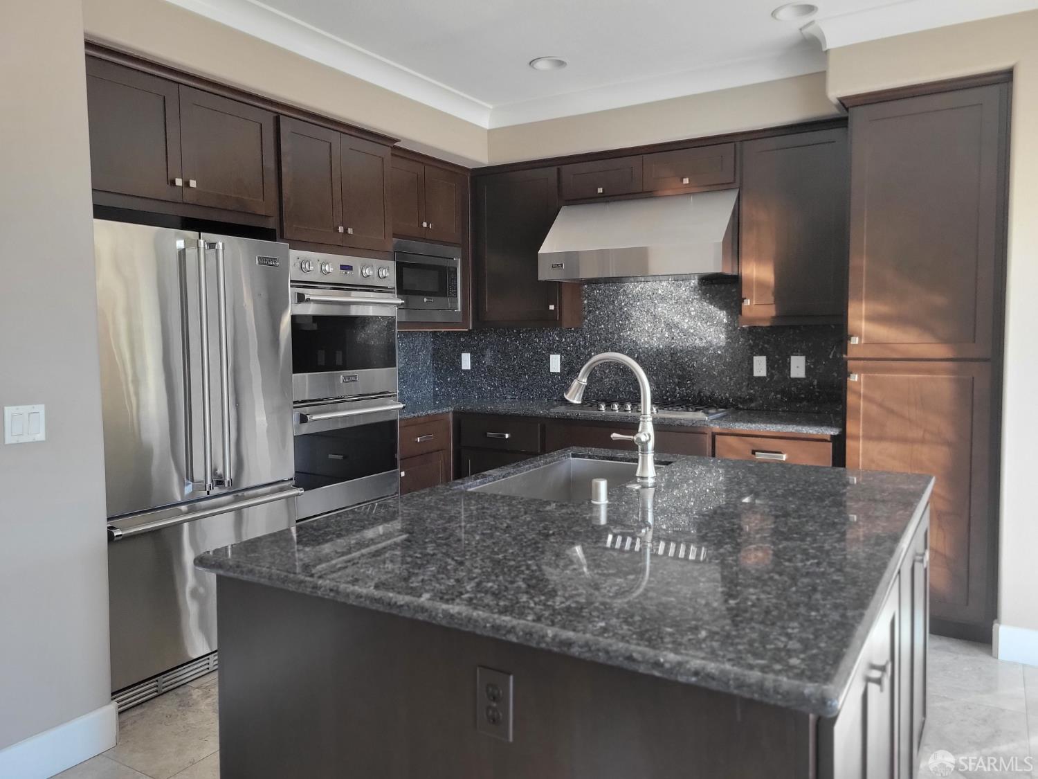 Detail Gallery Image 15 of 48 For 138 Summit Way #138,  San Francisco,  CA 94132 - 3 Beds | 2/1 Baths