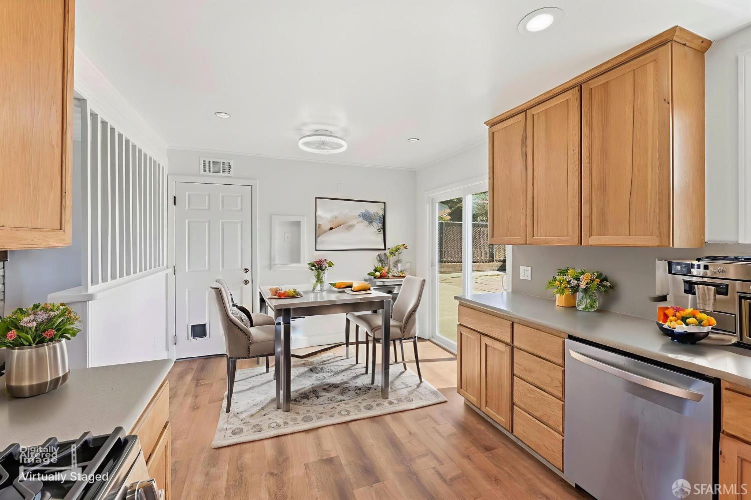 Detail Gallery Image 22 of 35 For 216 Avalon Dr, Pacifica,  CA 94044 - 2 Beds | 1 Baths