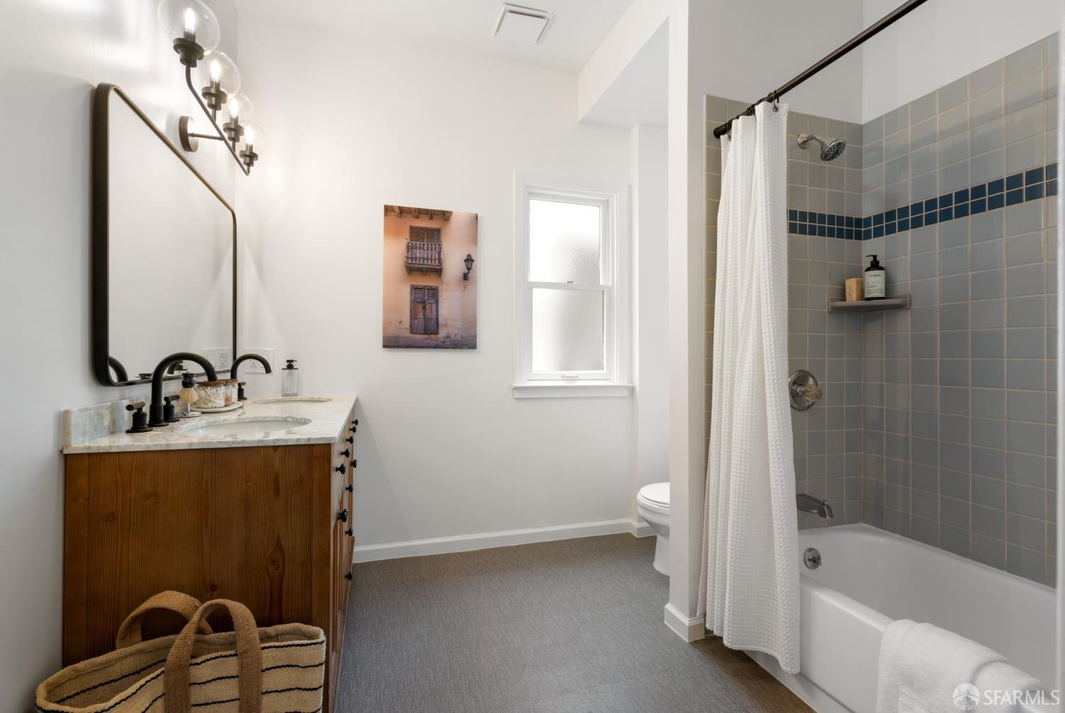 Detail Gallery Image 16 of 19 For 1588 Waller St, San Francisco,  CA 94117 - 2 Beds | 1 Baths