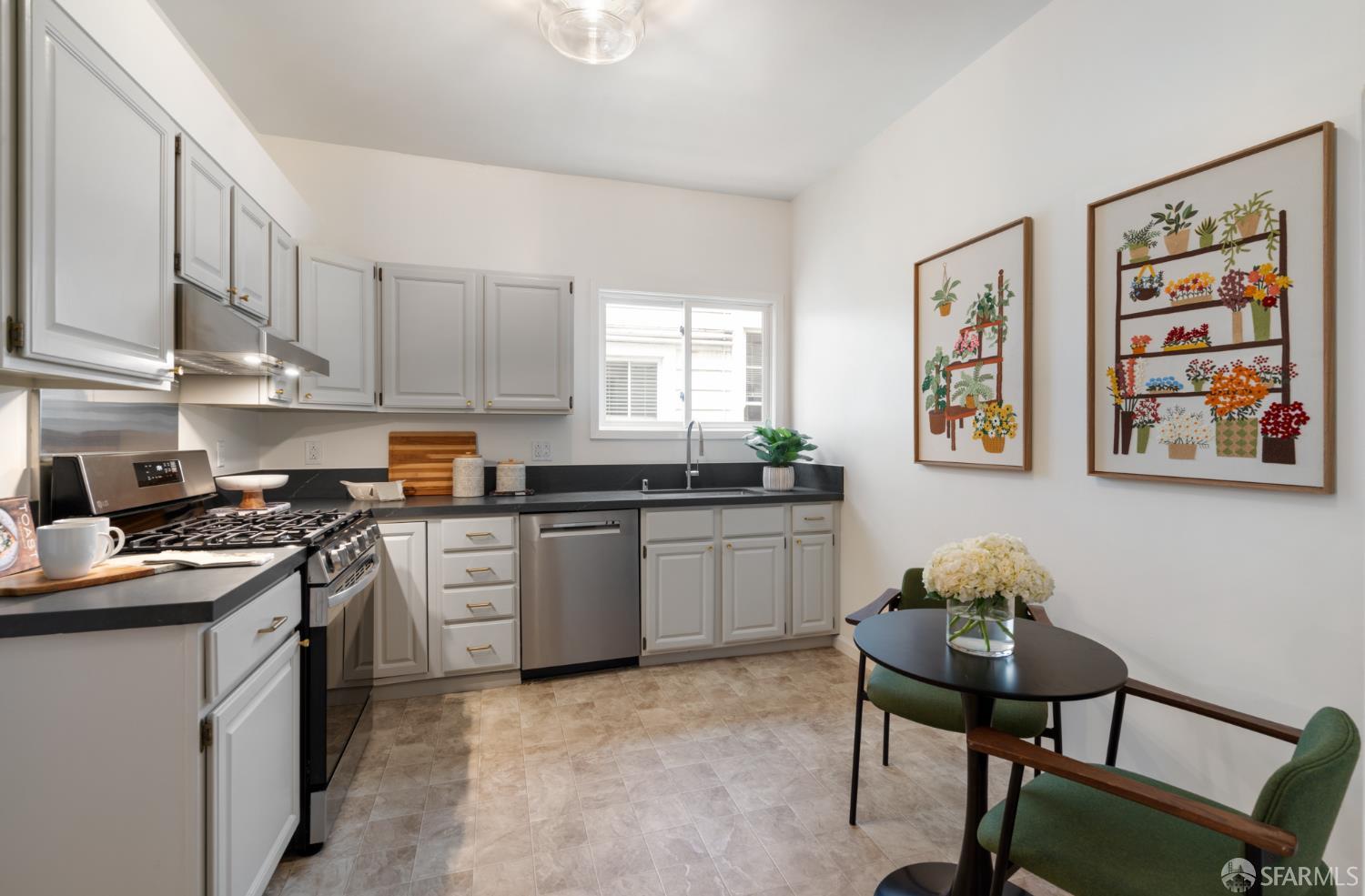 Detail Gallery Image 9 of 19 For 1588 Waller St, San Francisco,  CA 94117 - 2 Beds | 1 Baths