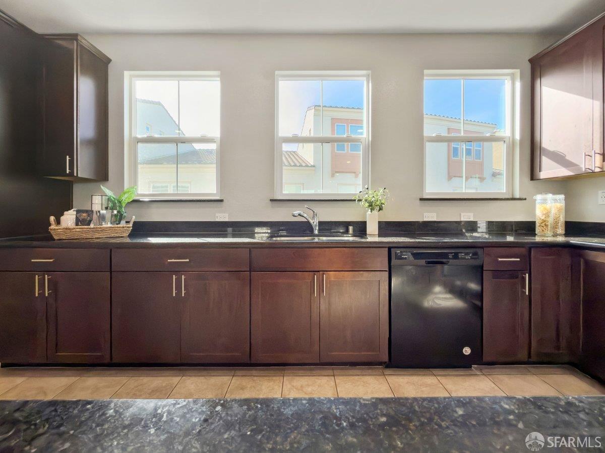 Detail Gallery Image 20 of 45 For 1017 Ocean View Ave, Daly City,  CA 94014 - 3 Beds | 2/1 Baths