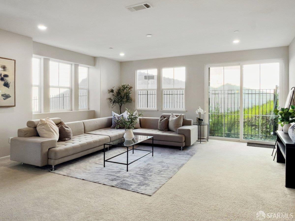 Detail Gallery Image 4 of 45 For 1017 Ocean View Ave, Daly City,  CA 94014 - 3 Beds | 2/1 Baths