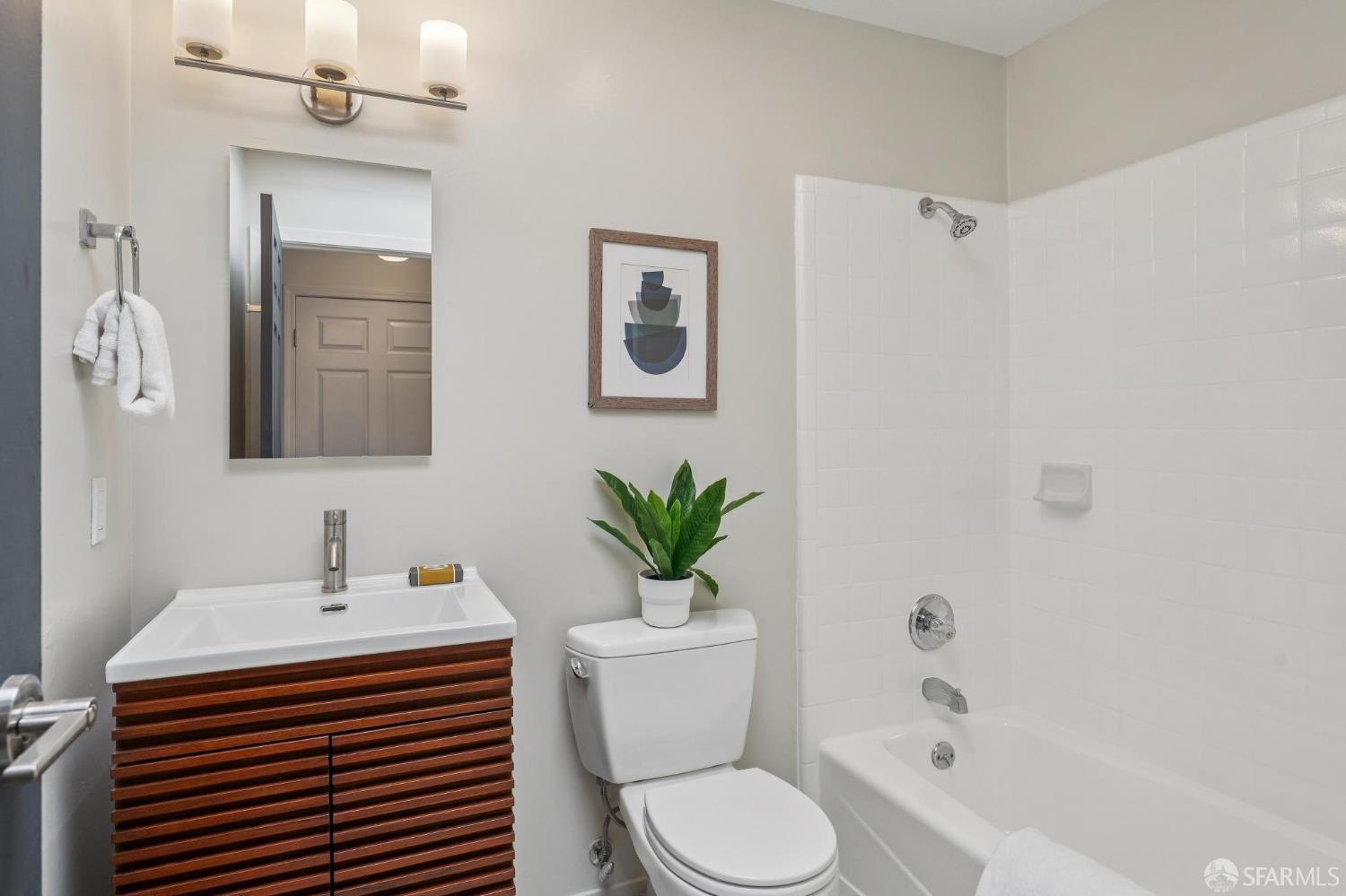 Detail Gallery Image 45 of 81 For 250 Peralta Ave, San Francisco,  CA 94110 - 4 Beds | 3 Baths