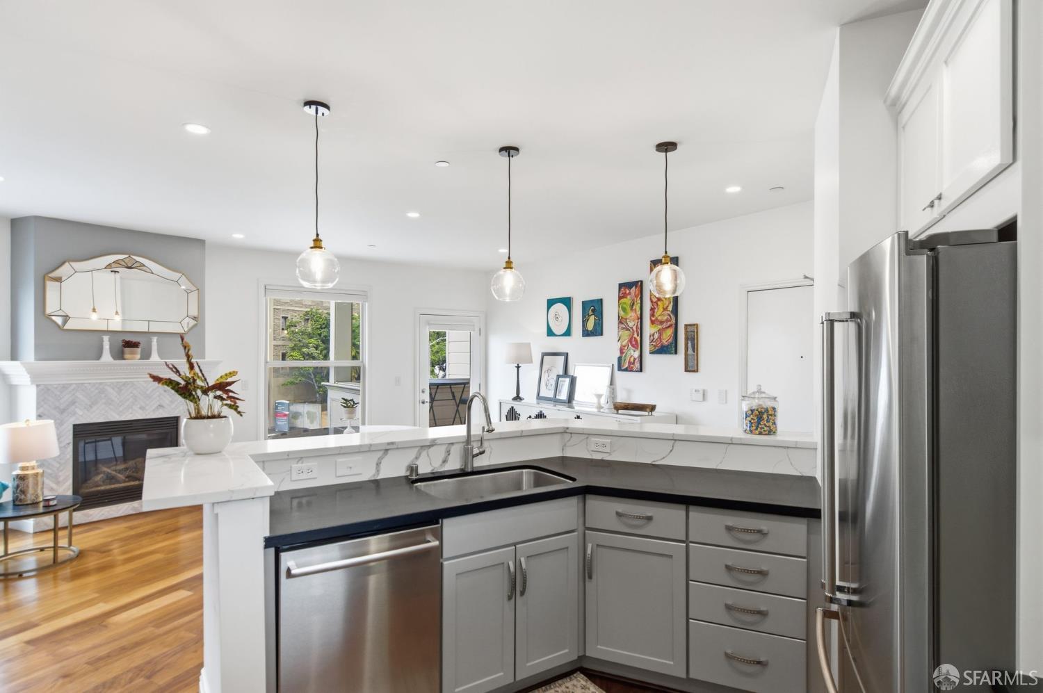 Detail Gallery Image 11 of 29 For 1699 Valencia St #306,  San Francisco,  CA 94110 - 2 Beds | 2 Baths