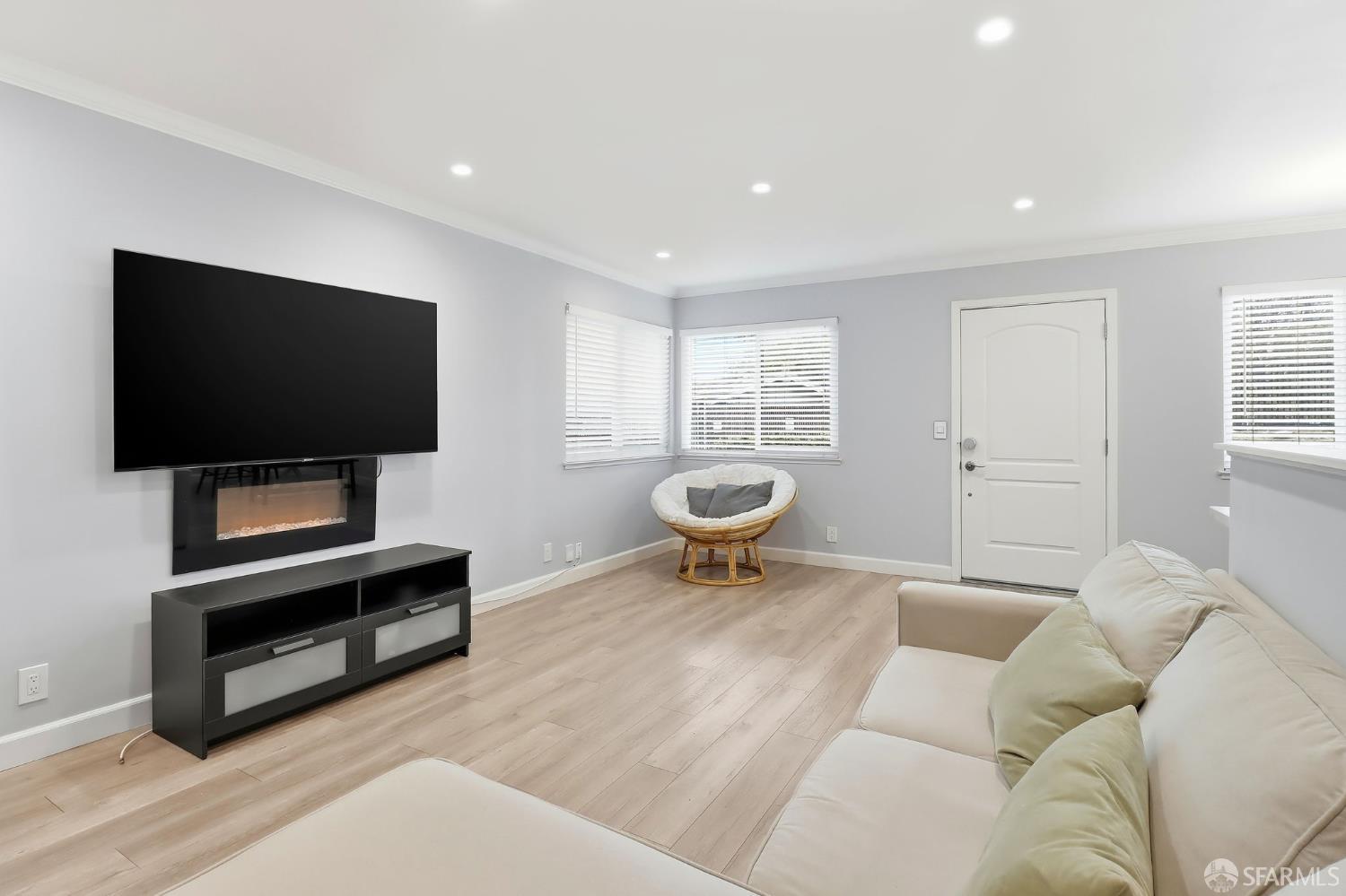 Detail Gallery Image 3 of 27 For 2505 Dillion Ct #3,  San Jose,  CA 95133 - 2 Beds | 1 Baths