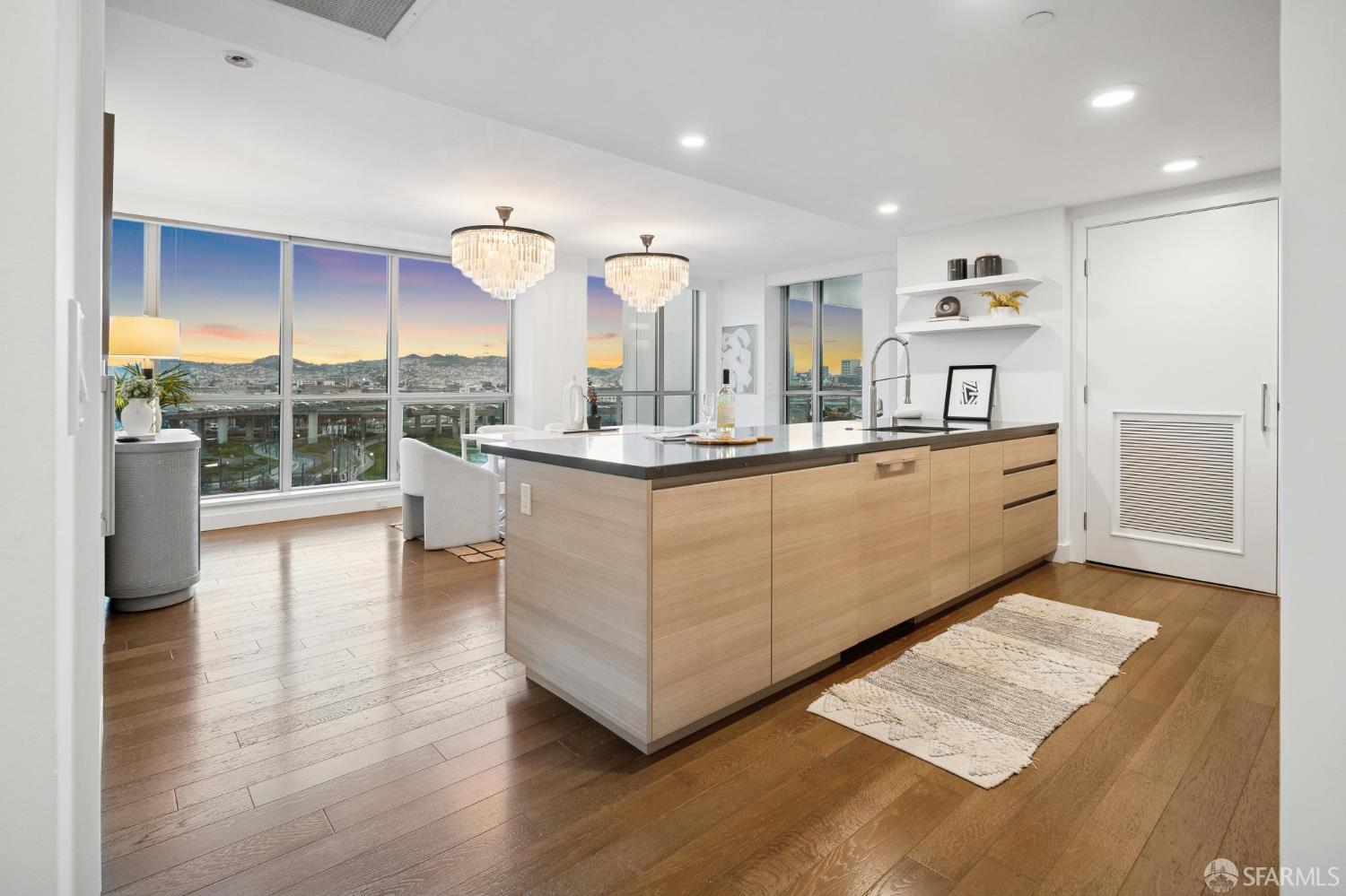 Detail Gallery Image 3 of 50 For 718 Long Bridge St #805,  San Francisco,  CA 94158 - 2 Beds | 2 Baths