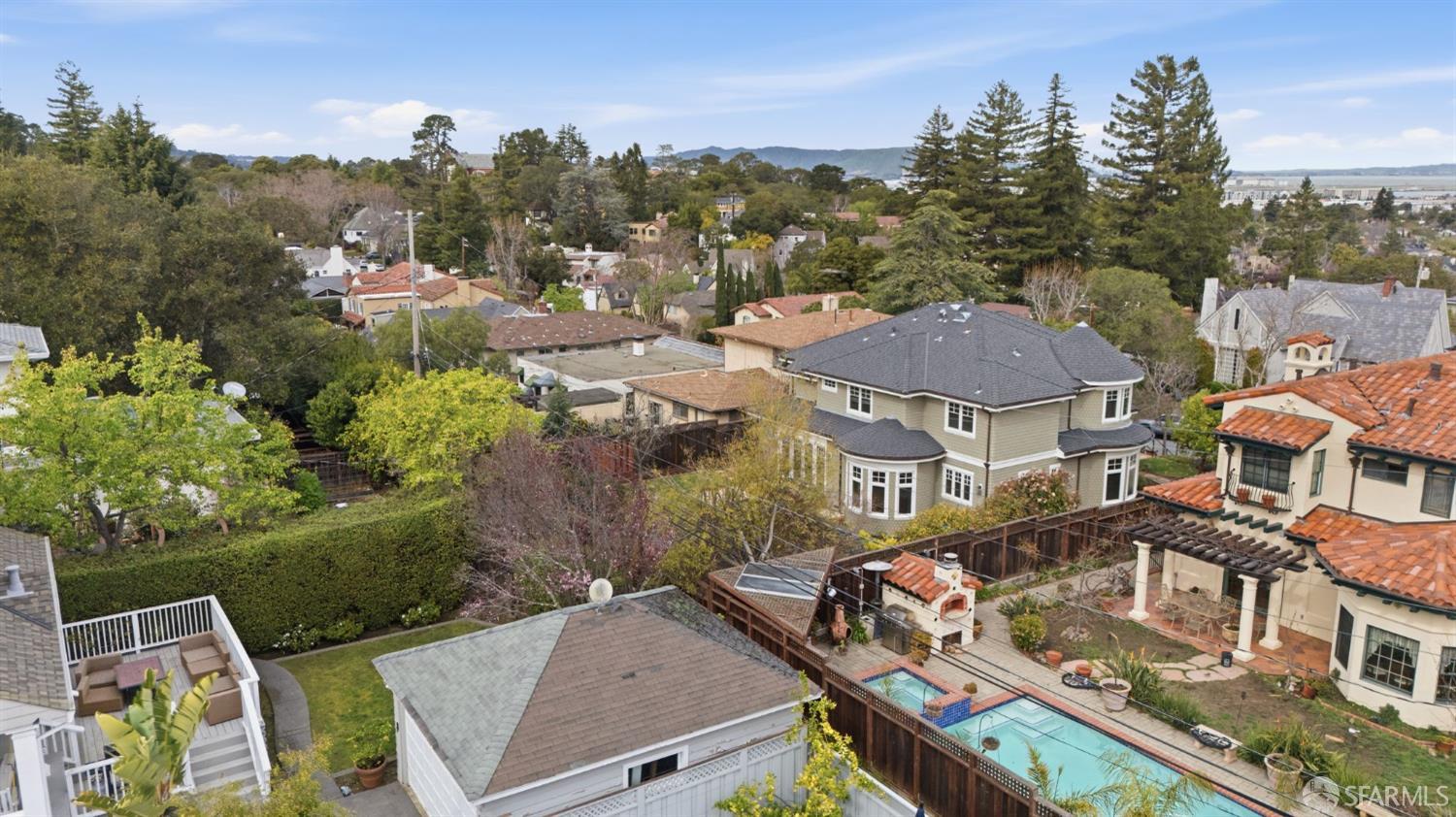 Detail Gallery Image 74 of 84 For 1408 Alvarado Ave, Burlingame,  CA 94010 - 4 Beds | 3 Baths