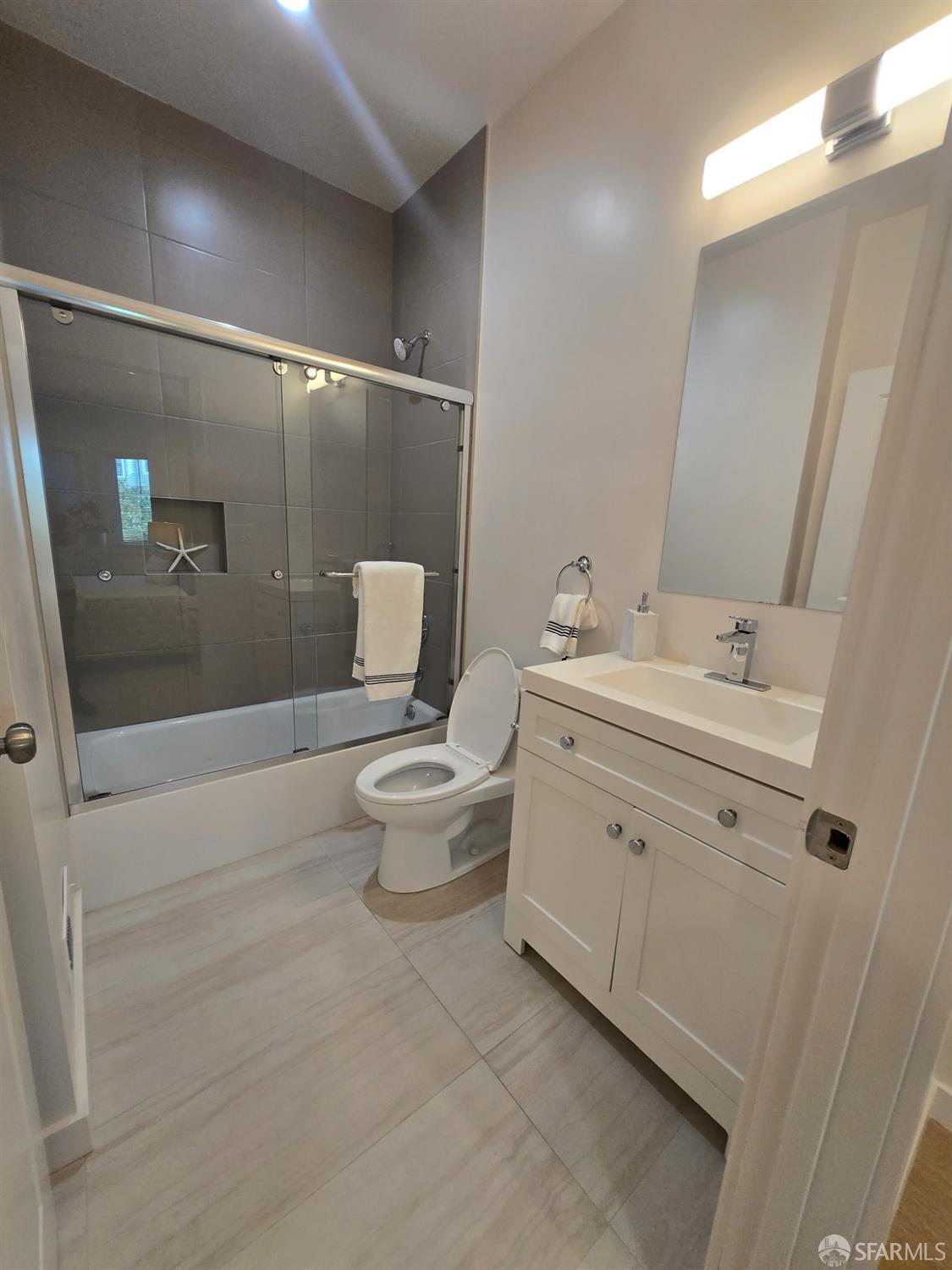 Detail Gallery Image 15 of 52 For 134 17th Ave, San Francisco,  CA 94121 - 9 Beds | 7 Baths