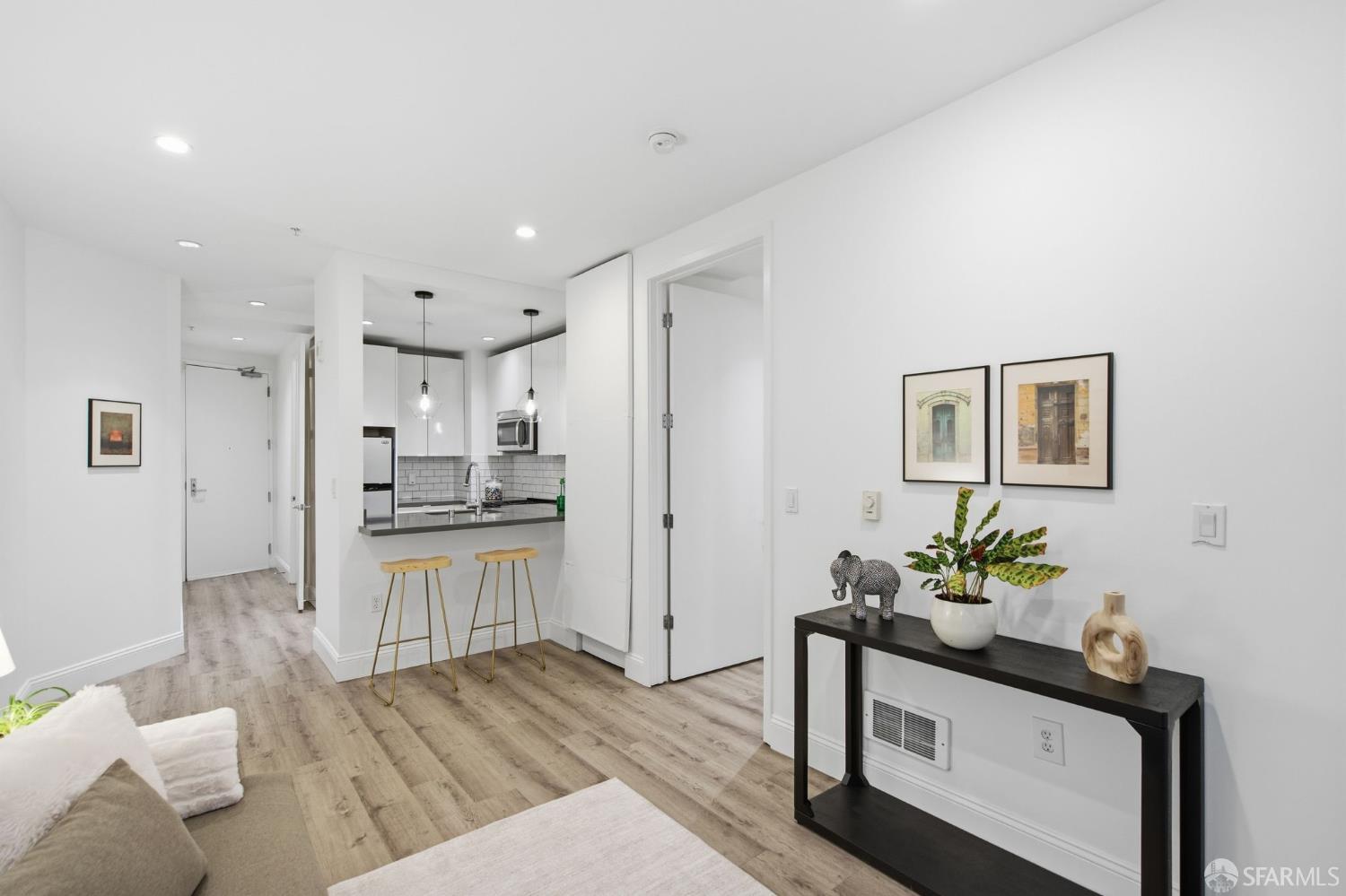 Detail Gallery Image 3 of 24 For 901 Bush St #103,  San Francisco,  CA 94109 - 1 Beds | 1 Baths