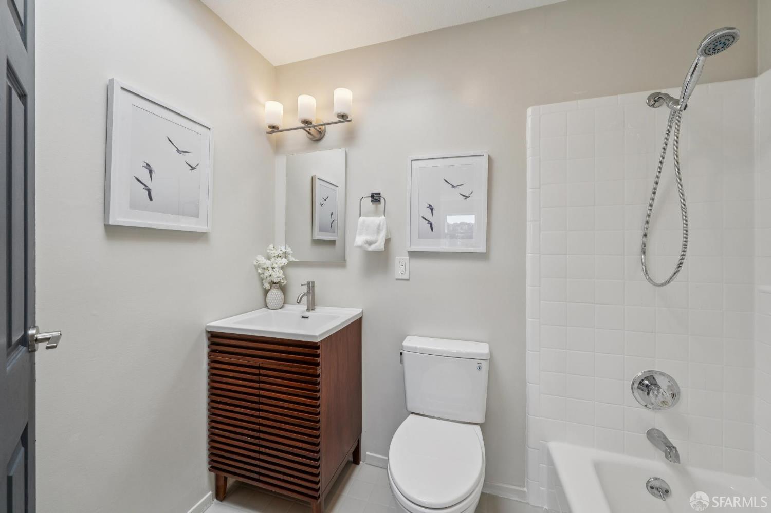 Detail Gallery Image 41 of 81 For 250 Peralta Ave, San Francisco,  CA 94110 - 4 Beds | 3 Baths