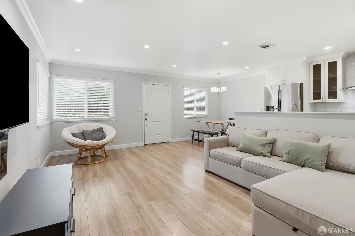 Detail Gallery Image 4 of 27 For 2505 Dillion Ct #3,  San Jose,  CA 95133 - 2 Beds | 1 Baths