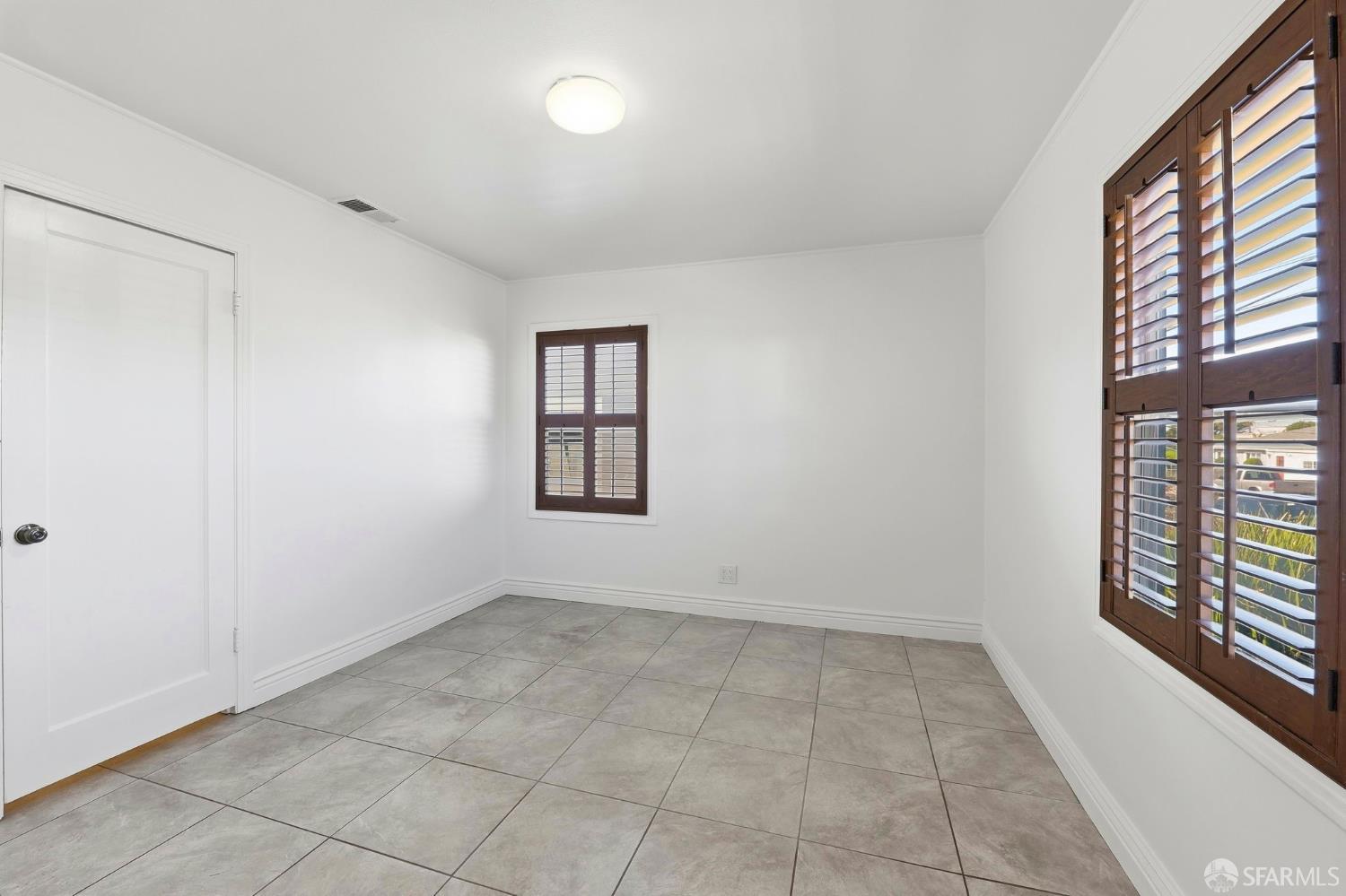 Detail Gallery Image 9 of 35 For 216 Avalon Dr, Pacifica,  CA 94044 - 2 Beds | 1 Baths