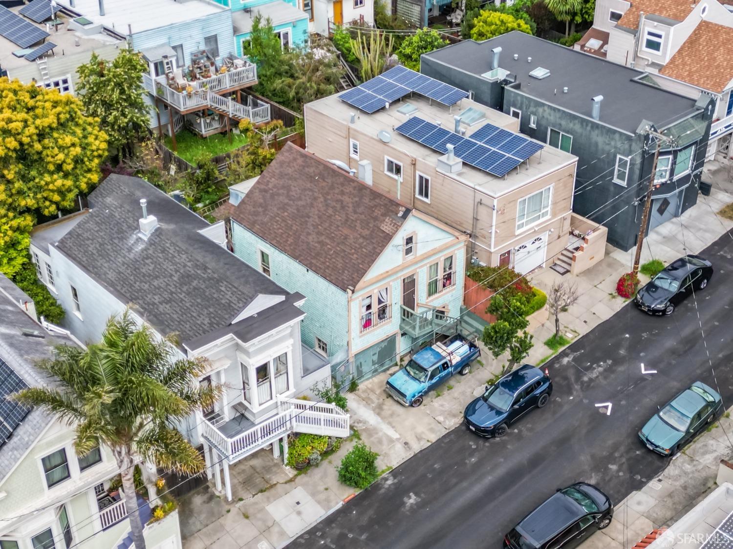 Detail Gallery Image 3 of 19 For 546 Ellsworth St, San Francisco,  CA 94110 - 3 Beds | 1 Baths