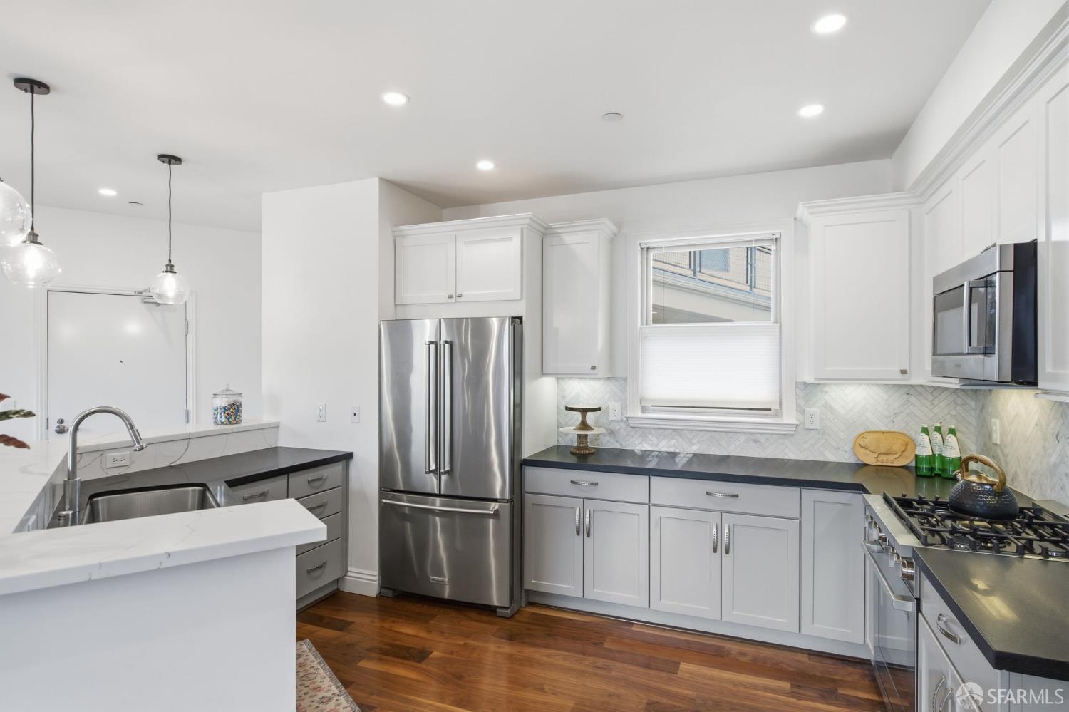 Detail Gallery Image 9 of 29 For 1699 Valencia St #306,  San Francisco,  CA 94110 - 2 Beds | 2 Baths