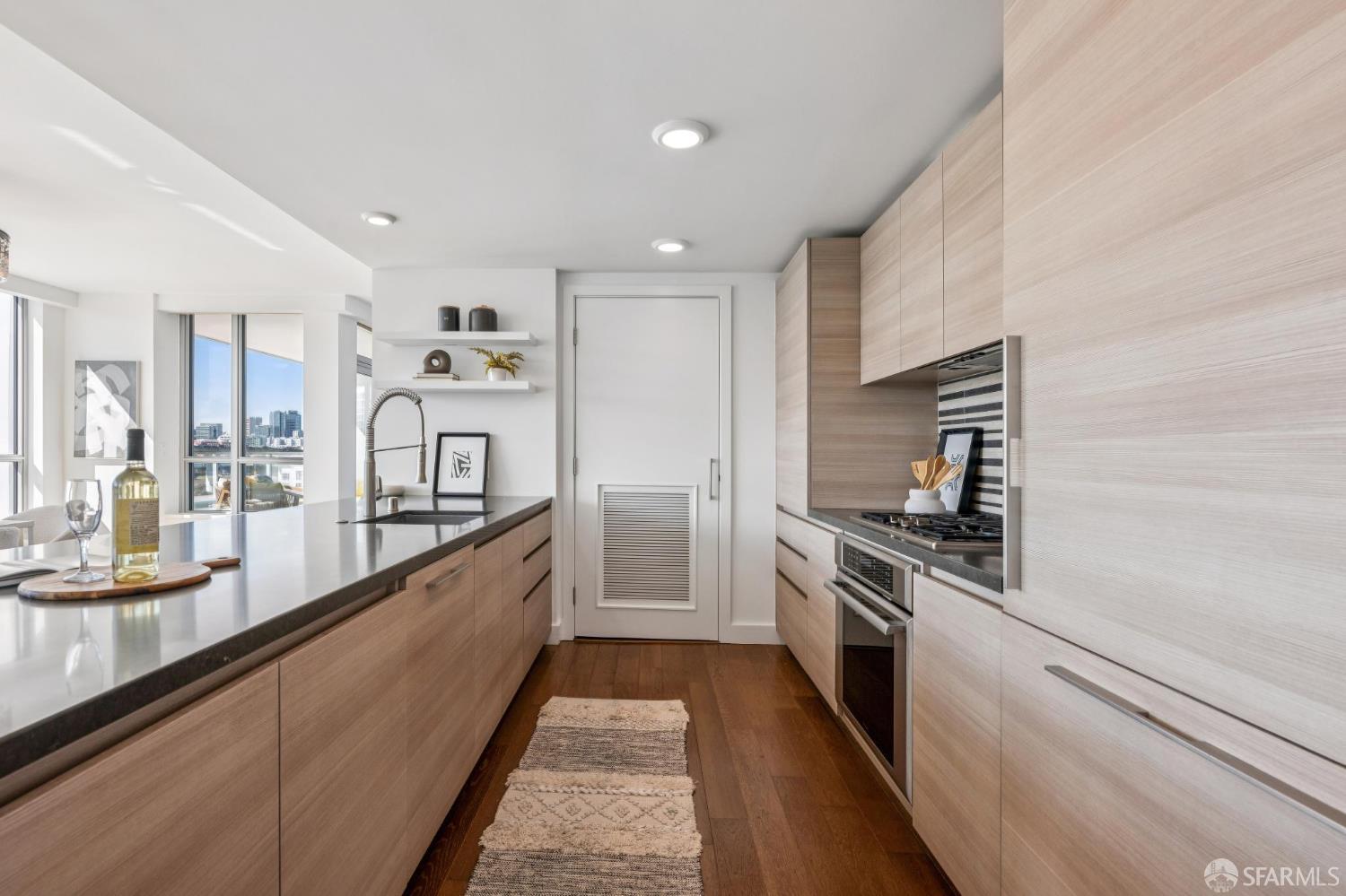 Detail Gallery Image 5 of 50 For 718 Long Bridge St #805,  San Francisco,  CA 94158 - 2 Beds | 2 Baths