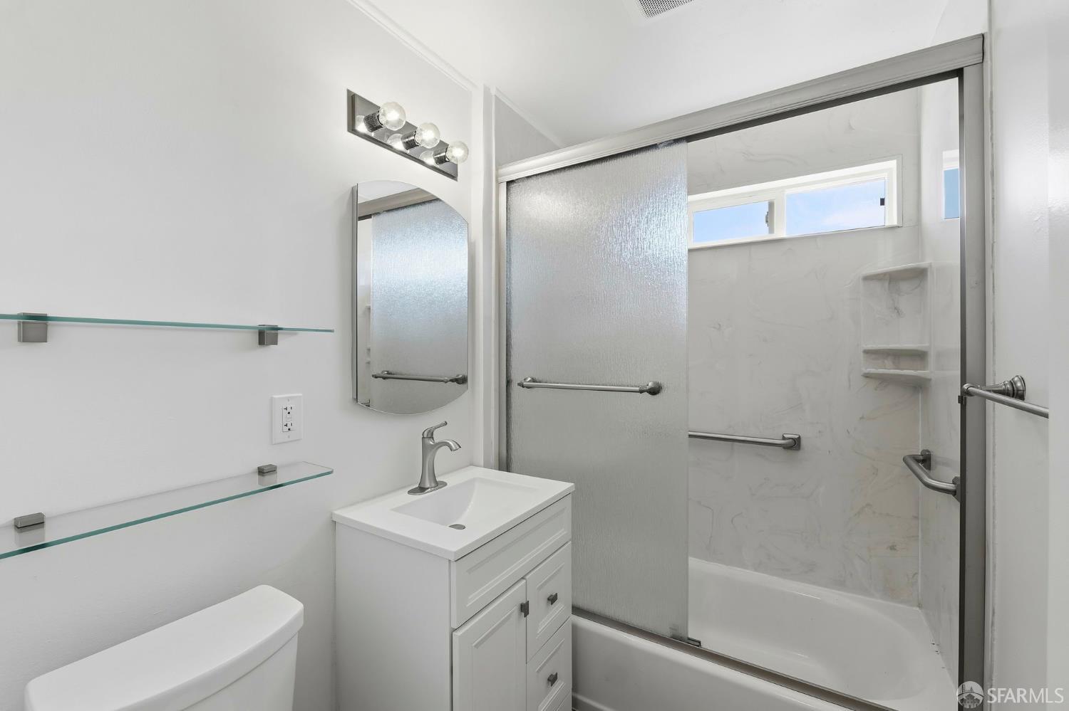 Detail Gallery Image 17 of 35 For 216 Avalon Dr, Pacifica,  CA 94044 - 2 Beds | 1 Baths