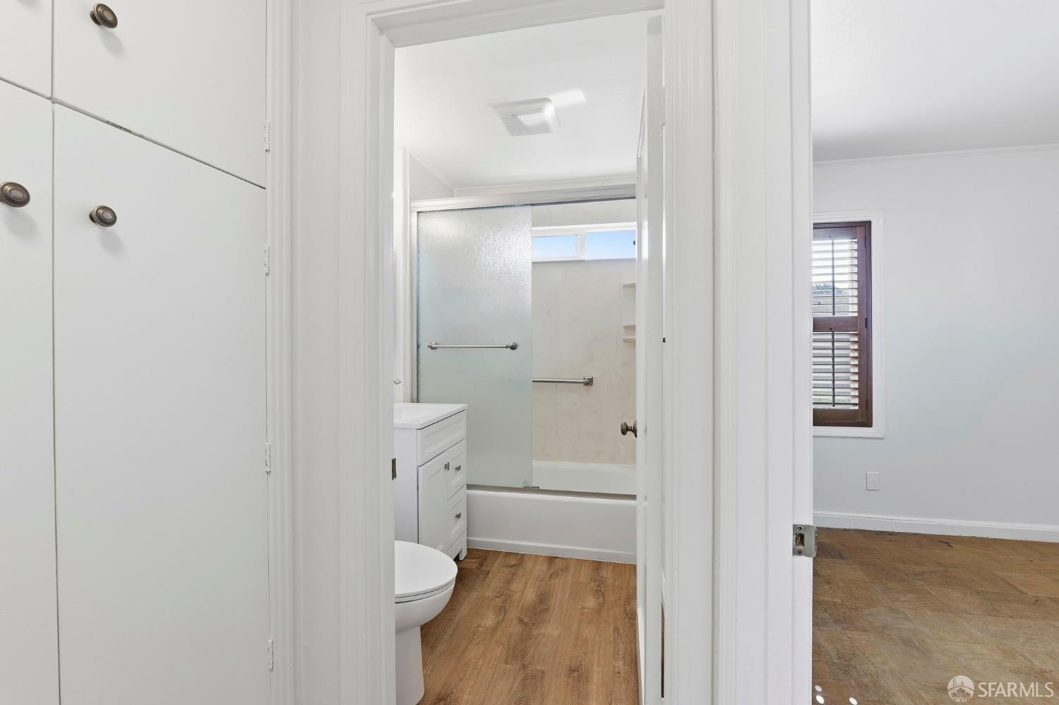 Detail Gallery Image 18 of 35 For 216 Avalon Dr, Pacifica,  CA 94044 - 2 Beds | 1 Baths