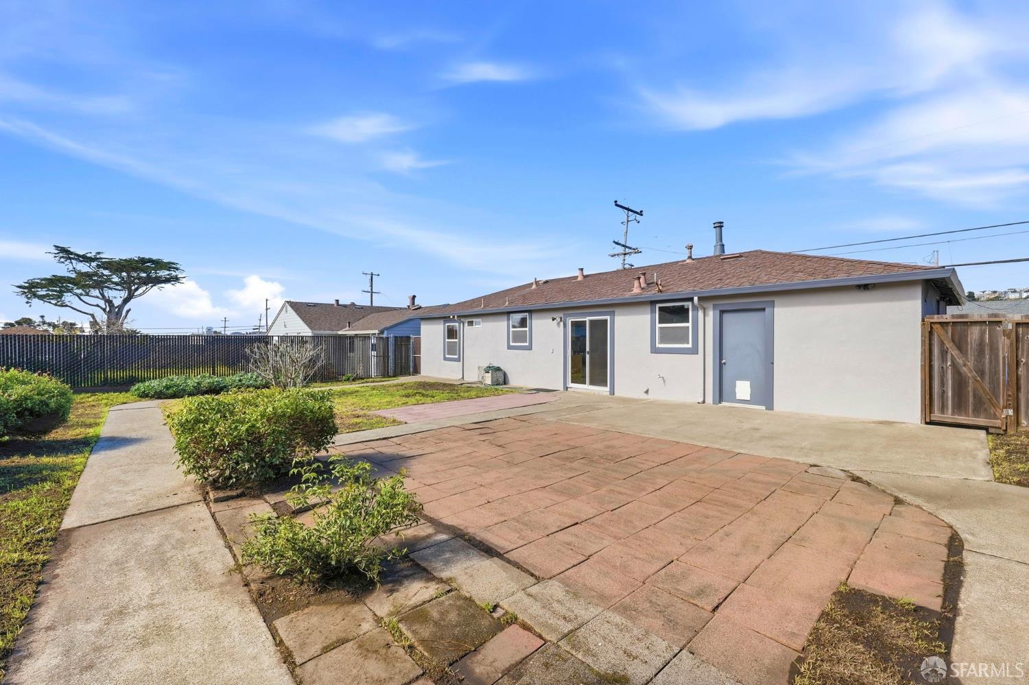 Detail Gallery Image 32 of 35 For 216 Avalon Dr, Pacifica,  CA 94044 - 2 Beds | 1 Baths