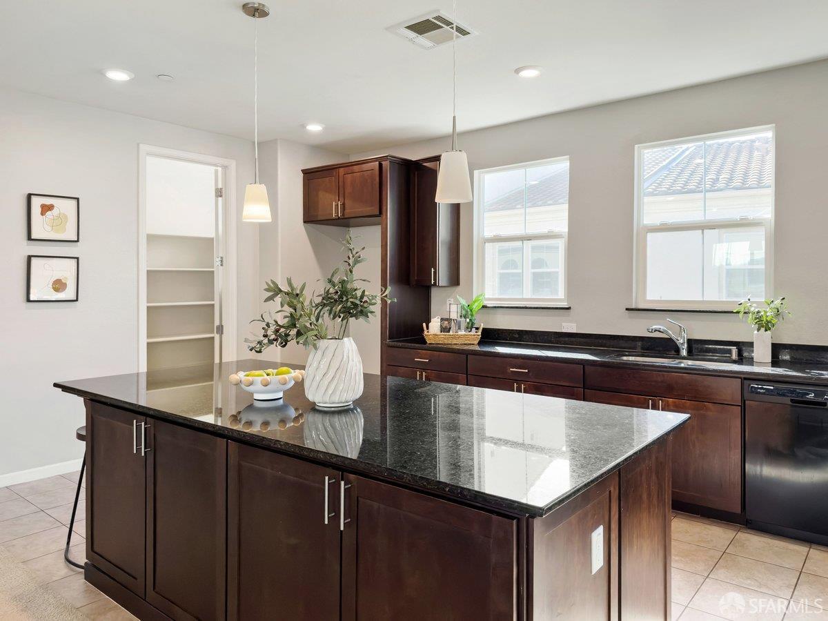 Detail Gallery Image 15 of 45 For 1017 Ocean View Ave, Daly City,  CA 94014 - 3 Beds | 2/1 Baths