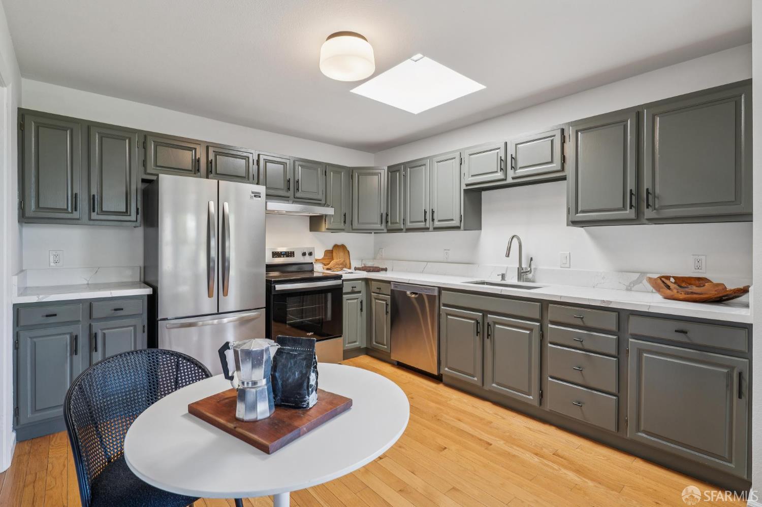 Detail Gallery Image 24 of 81 For 250 Peralta Ave, San Francisco,  CA 94110 - 4 Beds | 3 Baths