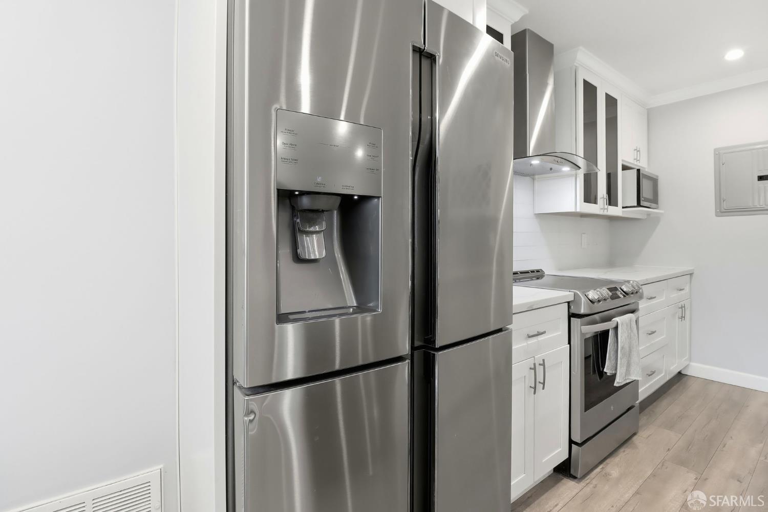 Detail Gallery Image 5 of 27 For 2505 Dillion Ct #3,  San Jose,  CA 95133 - 2 Beds | 1 Baths