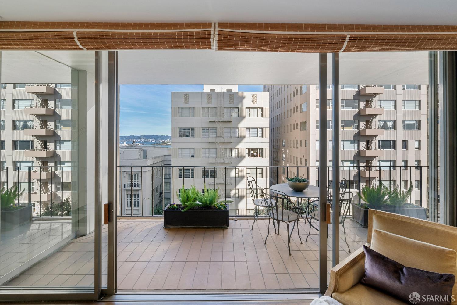 Detail Gallery Image 5 of 40 For 1333 Jones St #502,  San Francisco,  CA 94109 - 2 Beds | 2 Baths