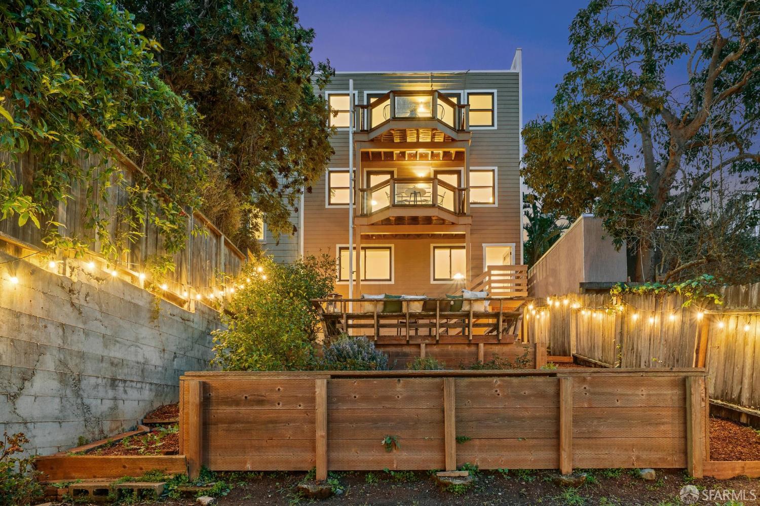 Detail Gallery Image 5 of 81 For 250 Peralta Ave, San Francisco,  CA 94110 - 4 Beds | 3 Baths