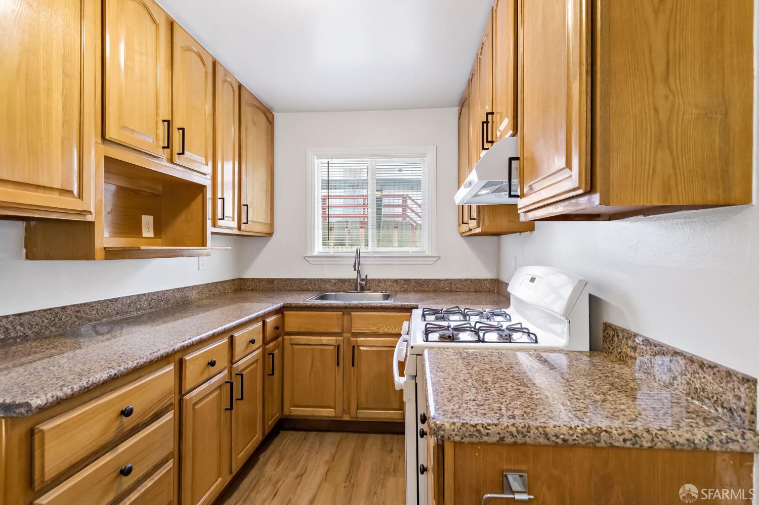 Detail Gallery Image 6 of 35 For 616 3rd St, Richmond,  CA 94801 - 3 Beds | 1 Baths