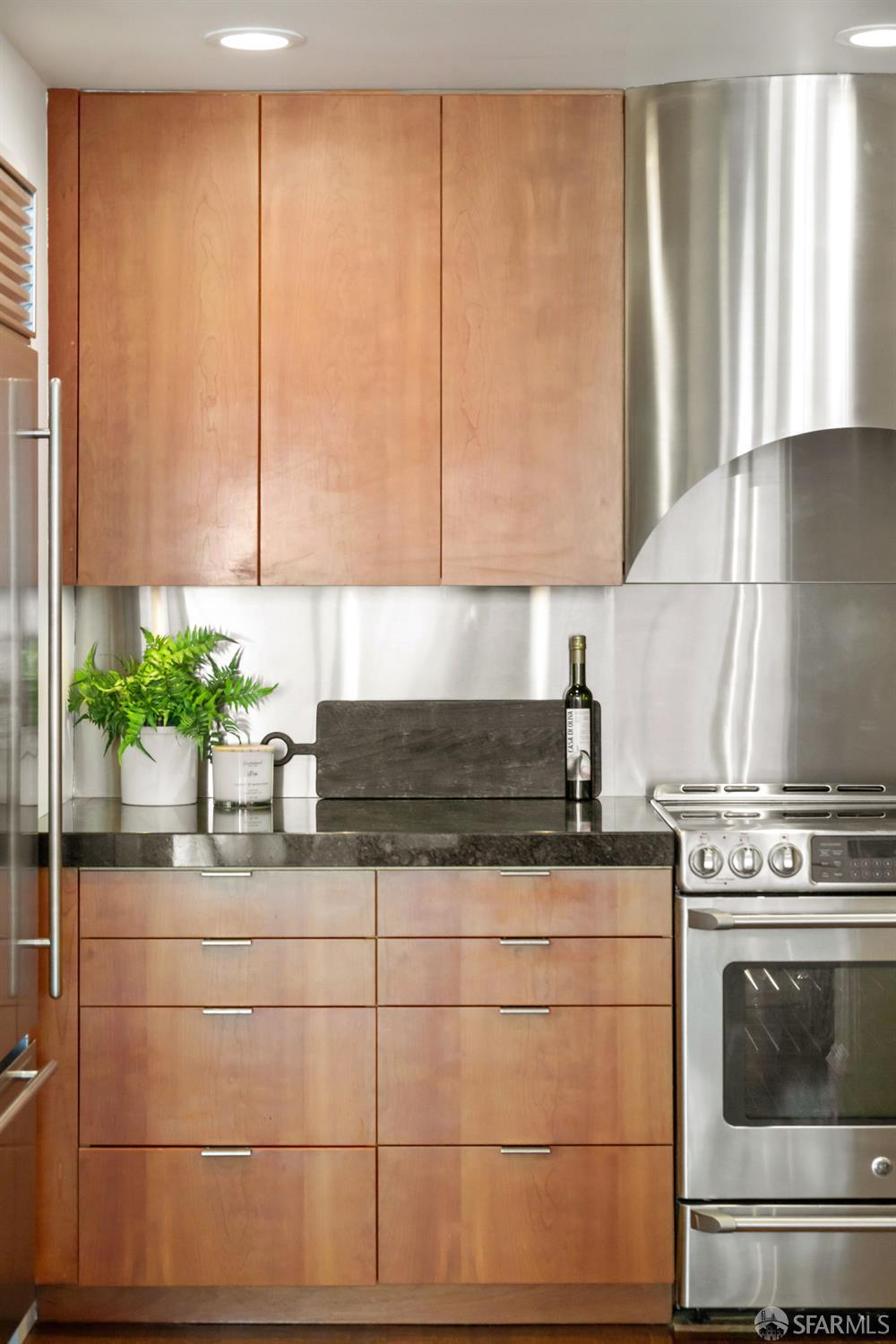 Detail Gallery Image 12 of 40 For 1333 Jones St #502,  San Francisco,  CA 94109 - 2 Beds | 2 Baths