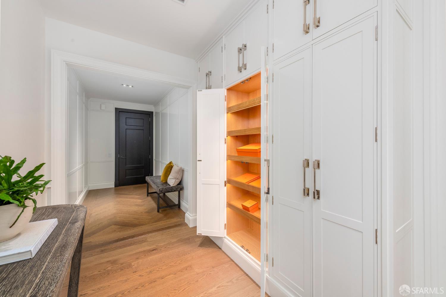 Photo #4: 426106837 Listing: Photo #4