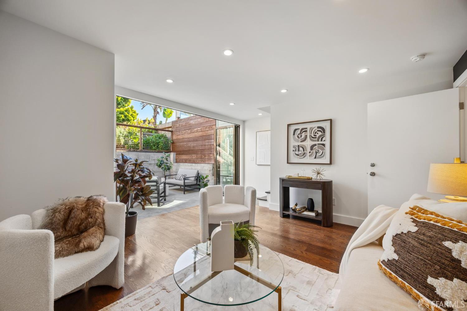 Detail Gallery Image 27 of 92 For 537 Moultrie St, San Francisco,  CA 94110 - 2 Beds | 2/1 Baths