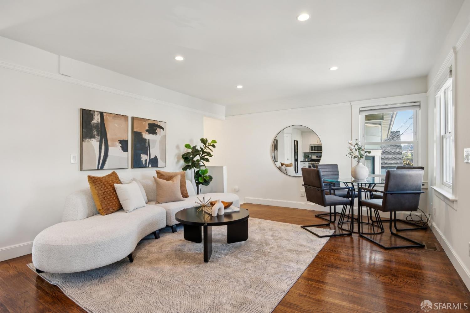 Detail Gallery Image 2 of 92 For 537 Moultrie St, San Francisco,  CA 94110 - 2 Beds | 2/1 Baths