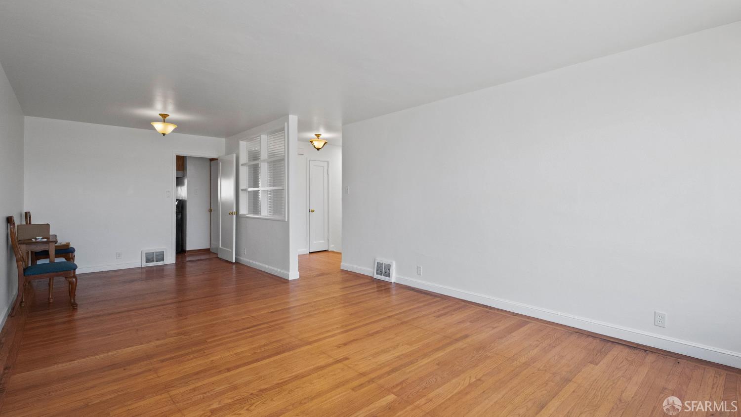 Detail Gallery Image 7 of 26 For 2210 39th Ave, San Francisco,  CA 94116 - 3 Beds | 1 Baths