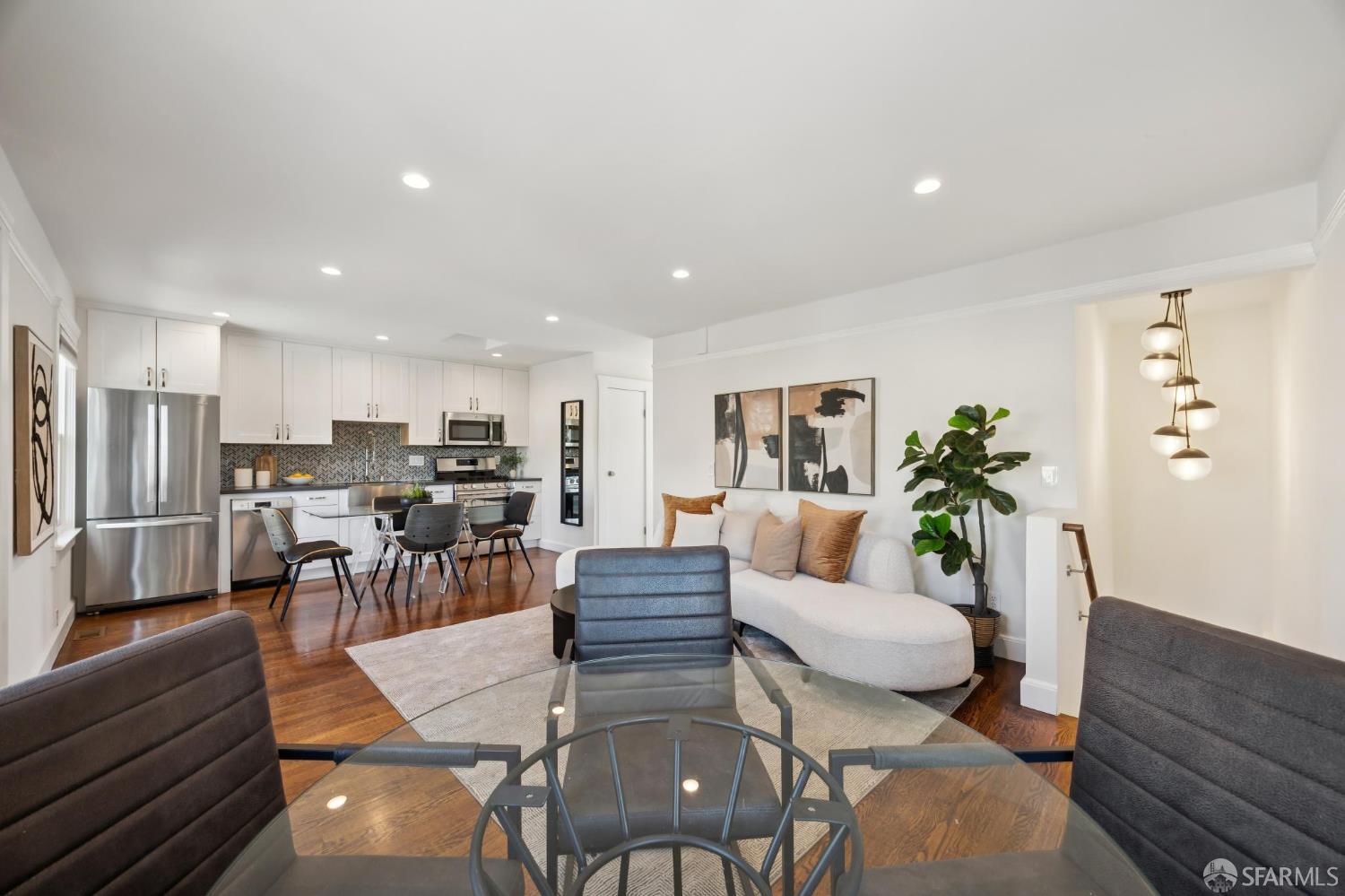 Detail Gallery Image 15 of 92 For 537 Moultrie St, San Francisco,  CA 94110 - 2 Beds | 2/1 Baths